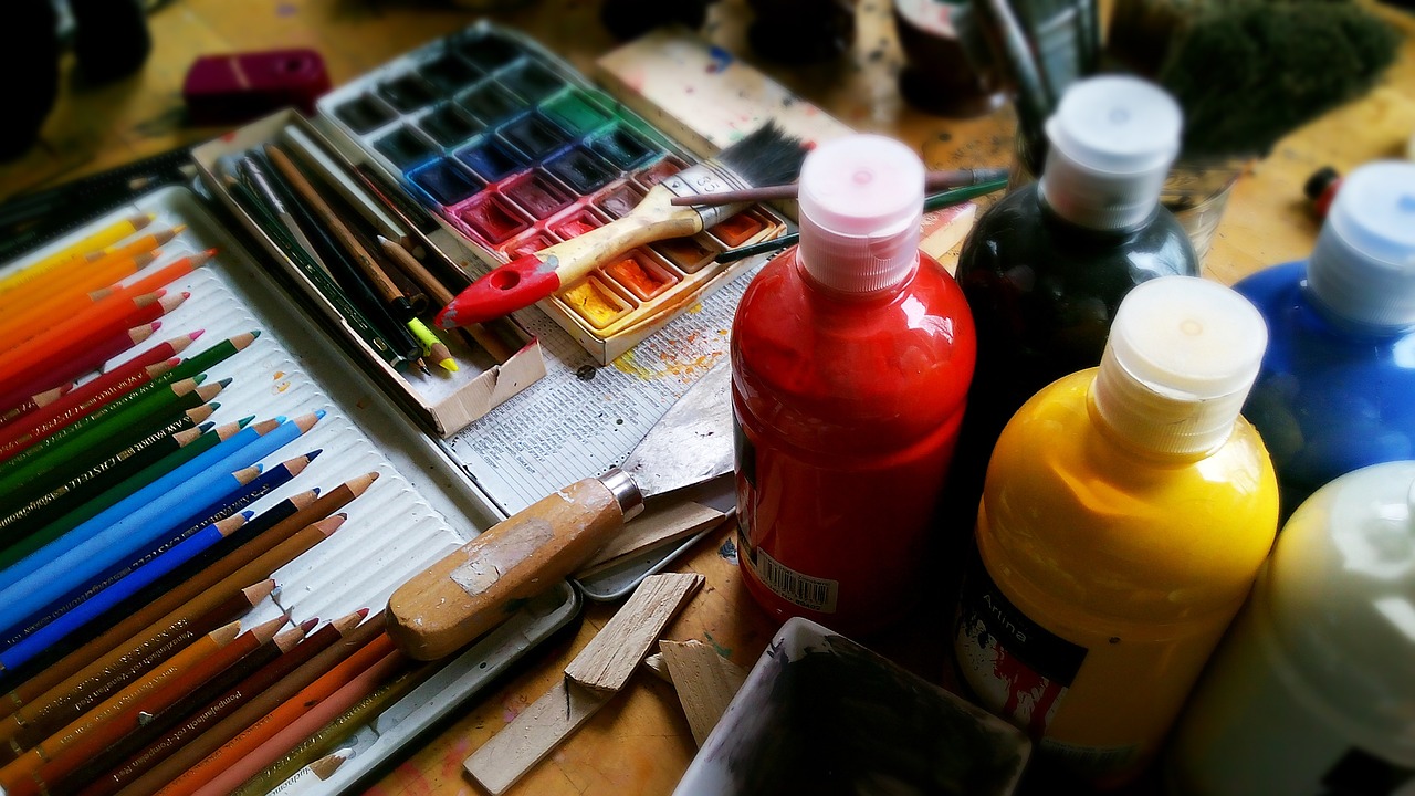 Paints and paintbrush, colored pencils. 